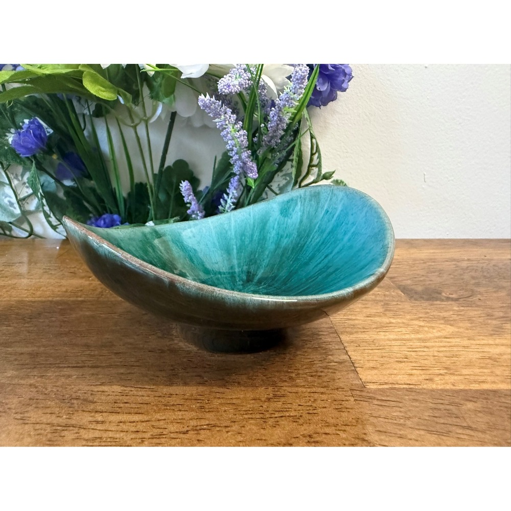 Vintage Blue Mountain Pottery Pedestal Dish – Drip Glaze Green Blue Oval Bowl